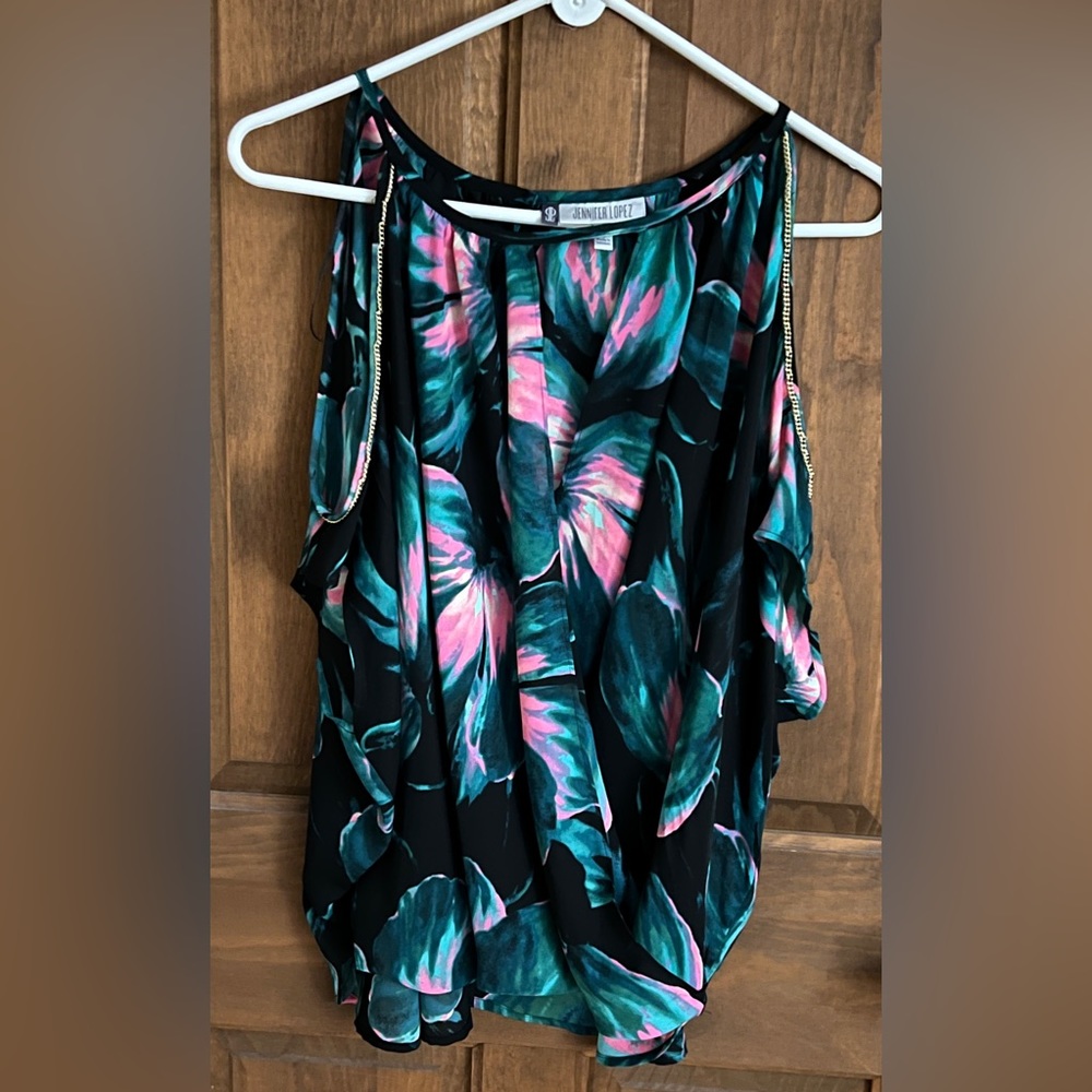 Jennifer Lopez sleeveless blouse